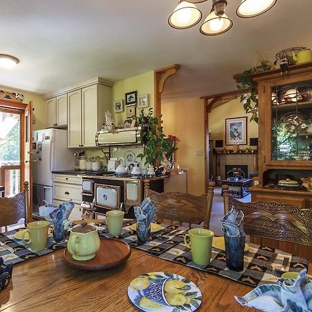 Golden Dreams B&B Whistler Esterno foto